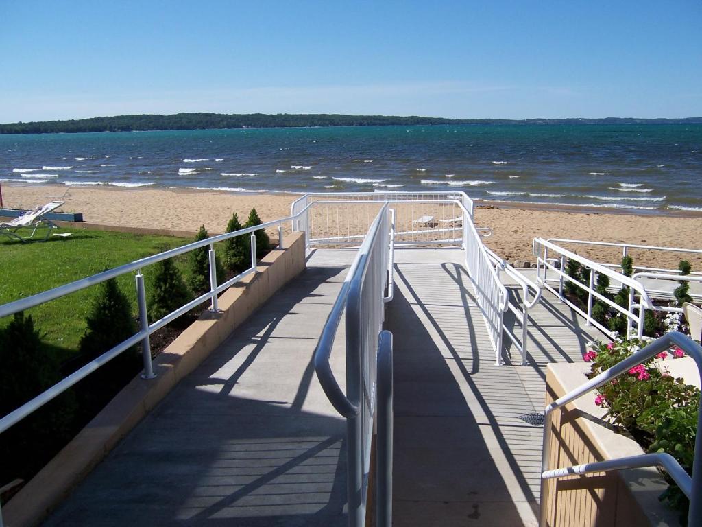 Pinestead Reef Resort Traverse City Exterior foto
